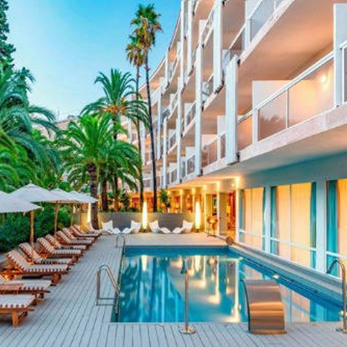 pool at hotel in mallorca