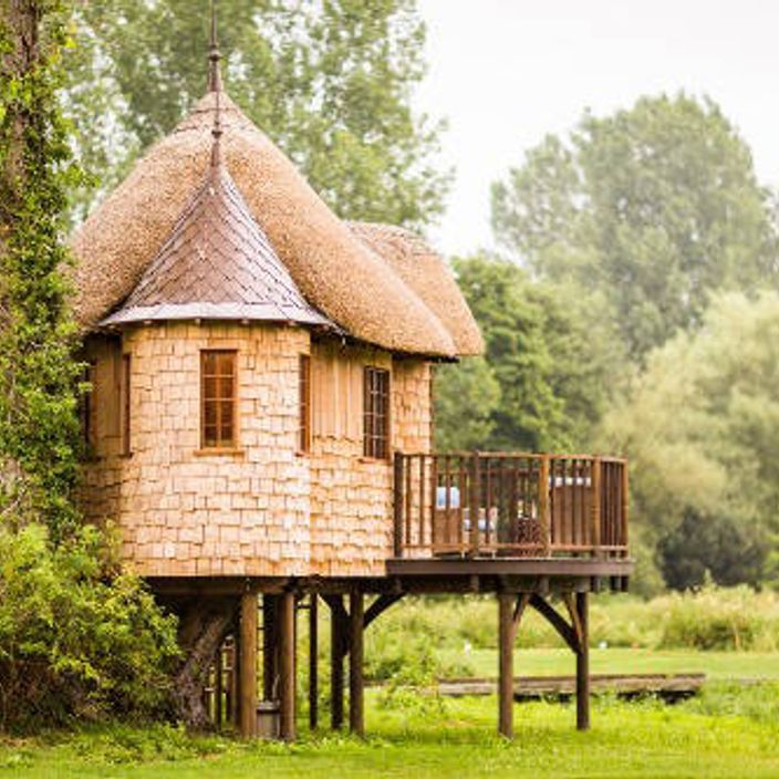 Treehouse cabin in the countryside