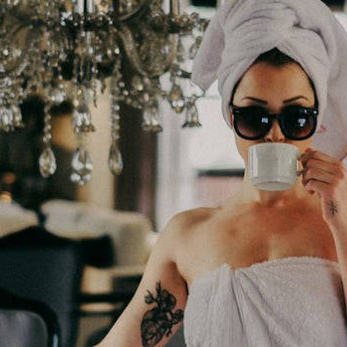 women drinking tea 