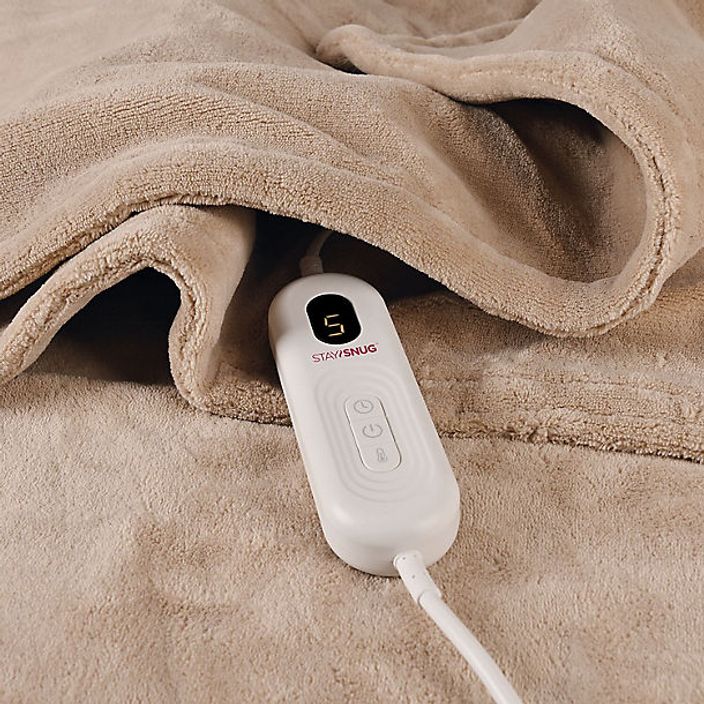 staysnug heated throw