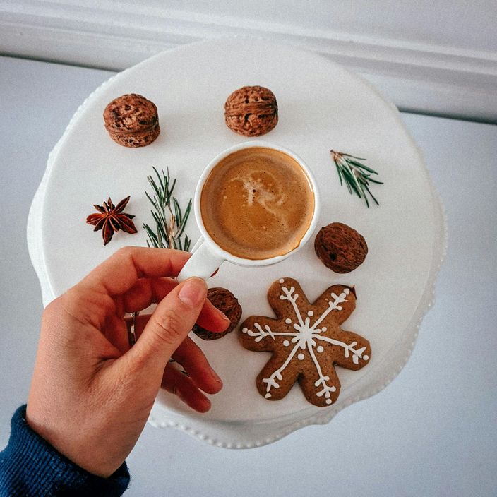 espresso coffee and gingerbreads