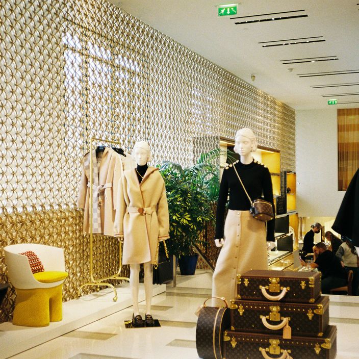 luxury shop showcase