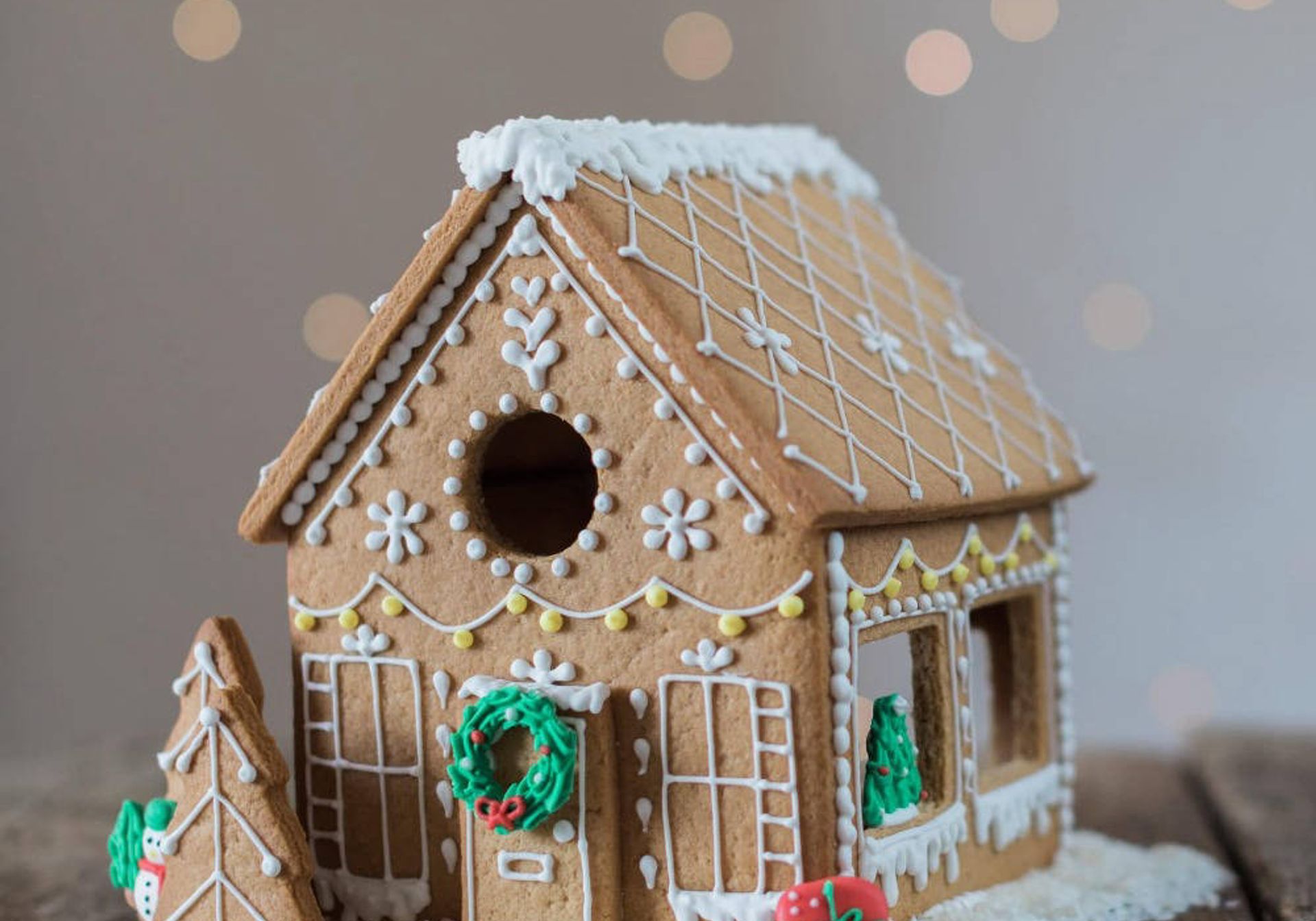 Gingerbread house kit