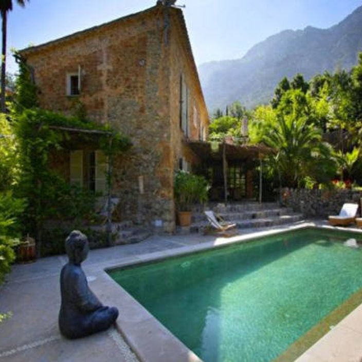 Majorca villa with a pool