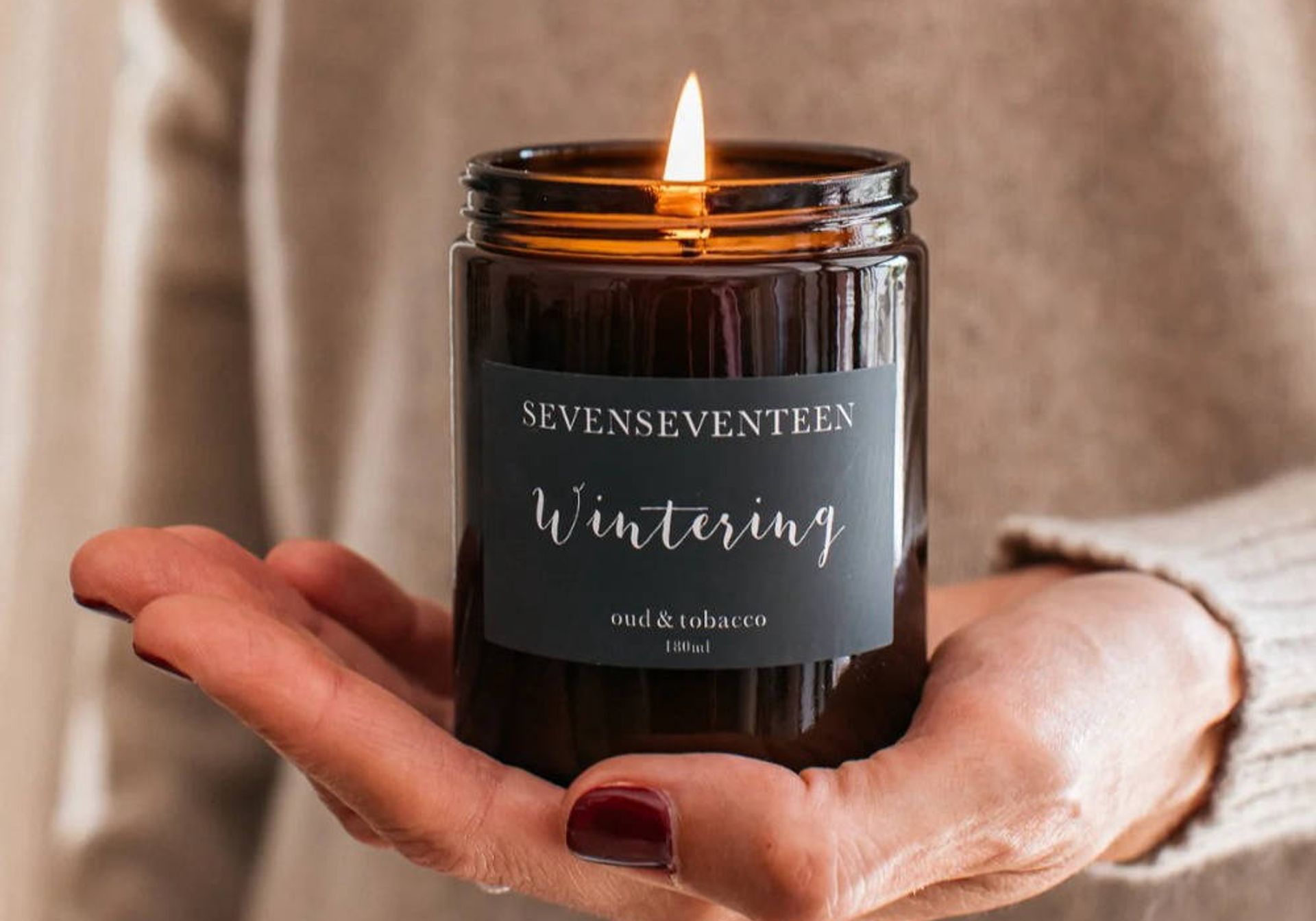 Wintering / Oud & Tobacco