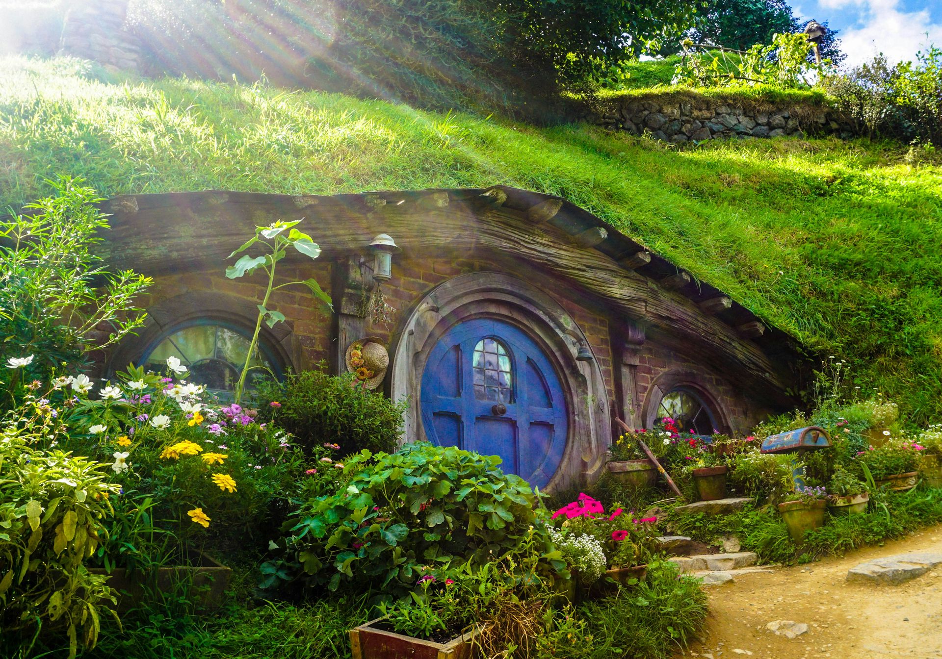 Hobbiton door
