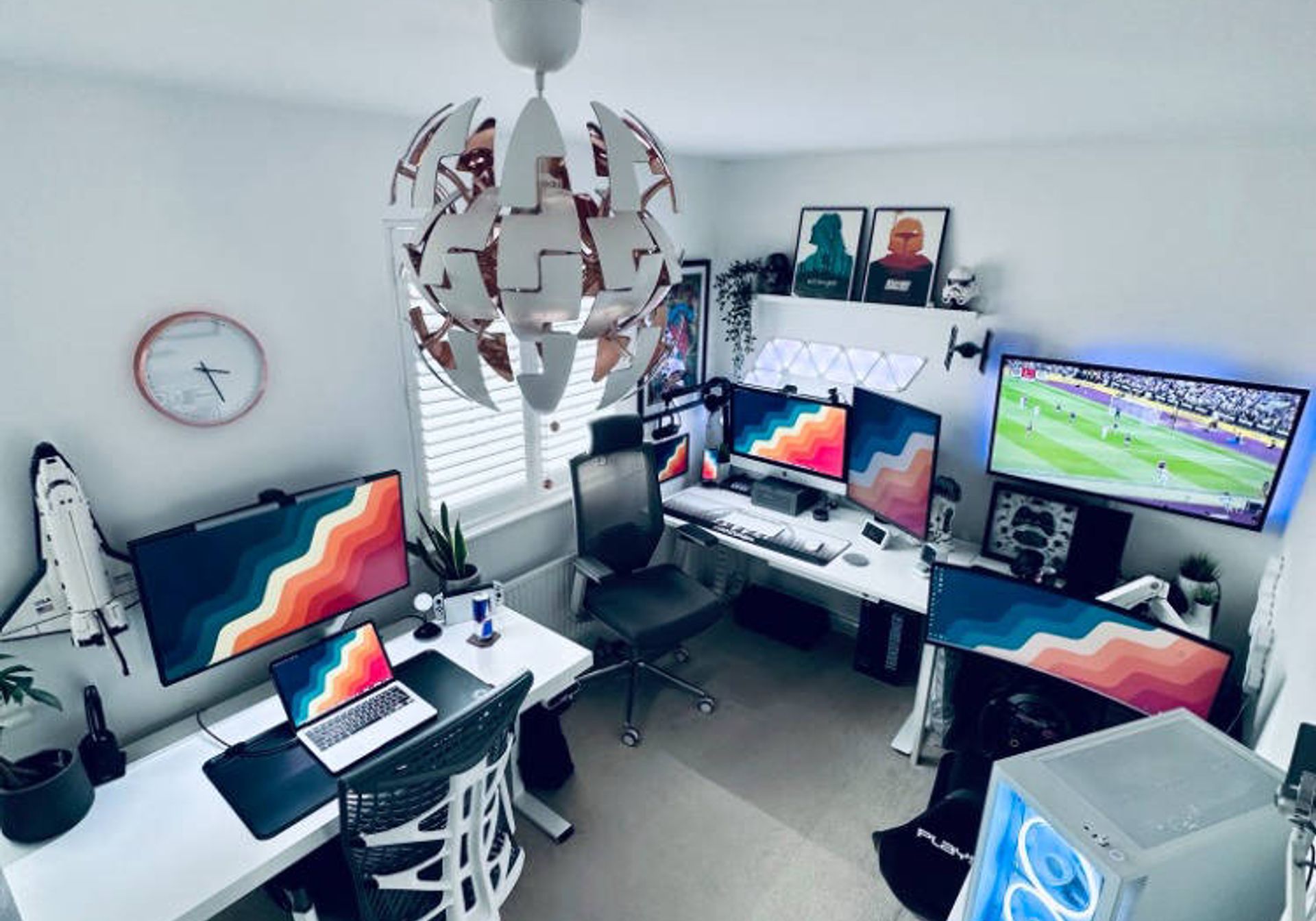 the room of developer adam including all the tech